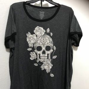 Torrid sz 2 sugar skull ringer tee